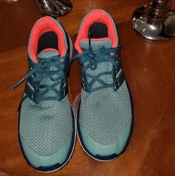 Unisex Adidas Sneakers - Picture 2 of 8